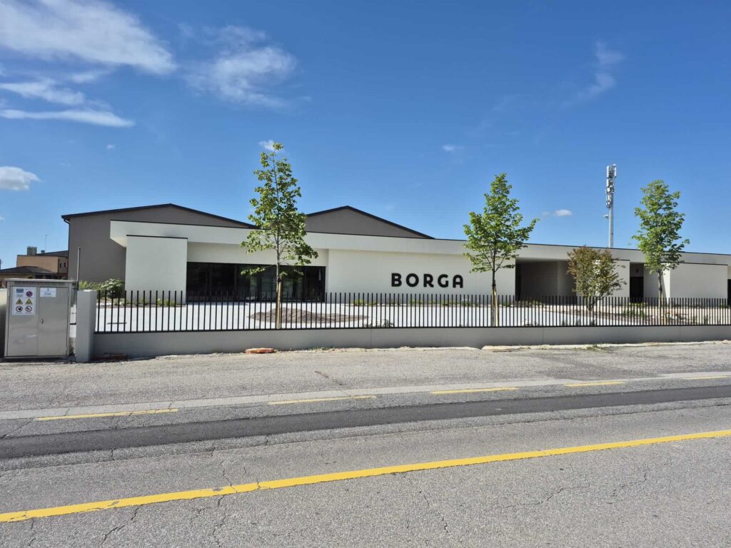 facciata-principale-azienda-borga.jpg oppure struttura-esterna-cantiere-borga